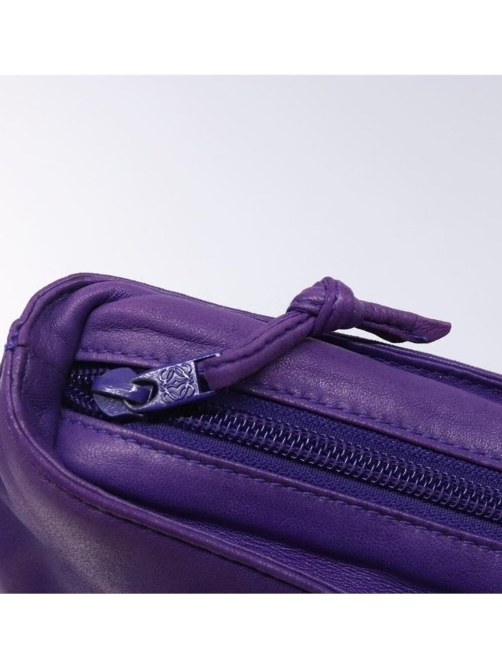 Authentic LOEWE Anagram Shoulder Bag Leather Purple Gold - Picture 4 of 16
